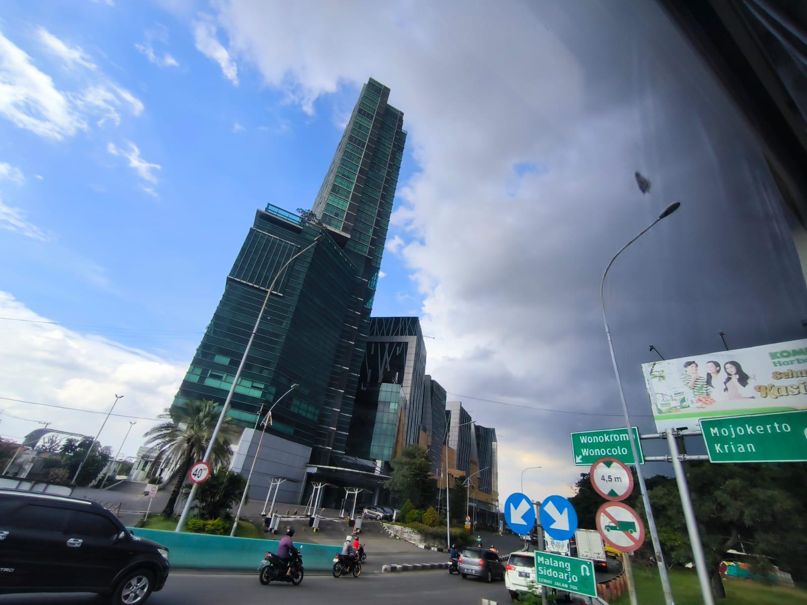 Cuaca-Surabaya-Hari-Ini-Sabtu-14-Februari-2026-Waspada-Hujan-Petir-di-Siang-Hari.jpg