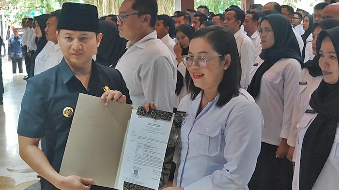 Lantik 992 ASN, Bupati Mas Ipin Minta Semua ASN Trenggalek Jadi Duta Pembangunan Daerah