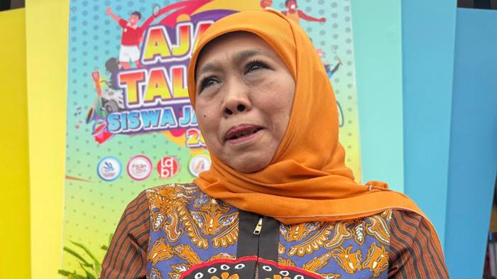 DITERBITKAN-ULANG-Gubernur-Jawa-Timur-Khofifah-Indar-Parawansa-saat-diwawancara-di-Kota-Batu.jpg