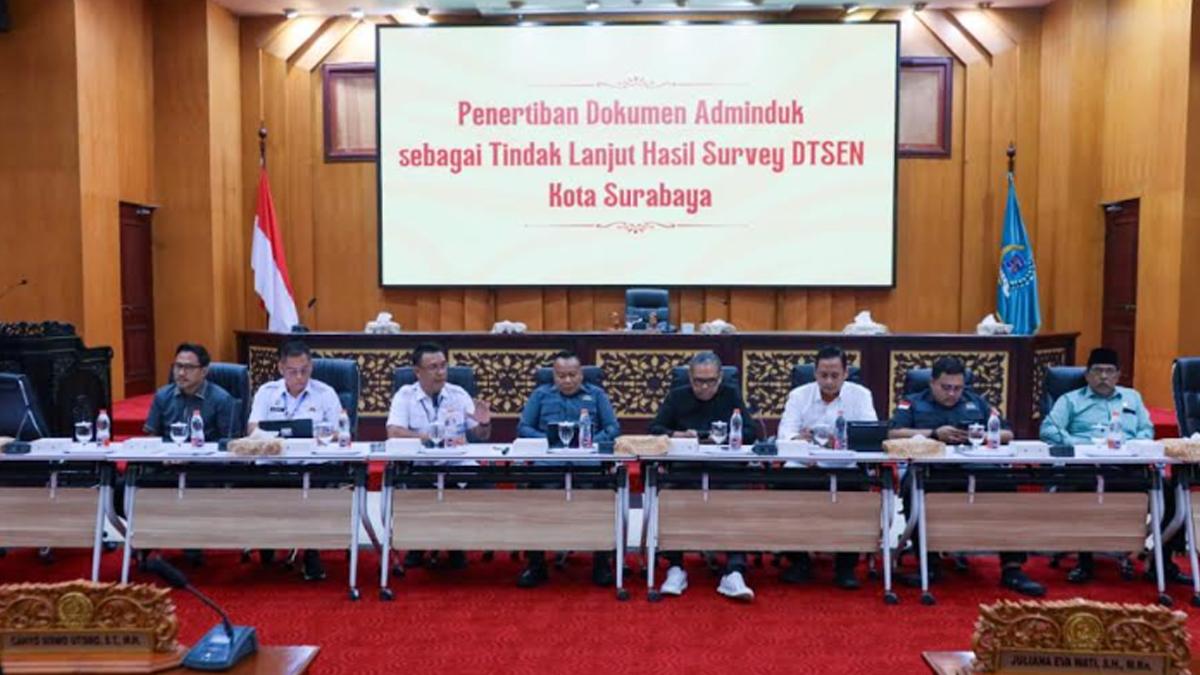 DTSEN-Ketua-Komisi-A-DPRD-Surabaya-Yona-Bagus-Widyatmoko-empat.jpg