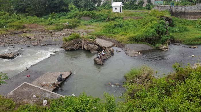 Dam-Gambiran-Lumajang-belum-tersentuh-perbaikan.jpg