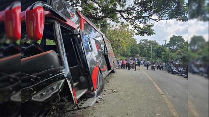 Dari-52-penumpang-8-meninggal-dunia-dan-44-orang-luka-luka.jpg