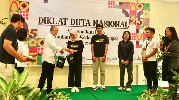 Gandeng Kadin Jatim dan HM Sampoerna, Alit Indonesia Beri Pelatihan Duta Dewa Dewi Ramadaya