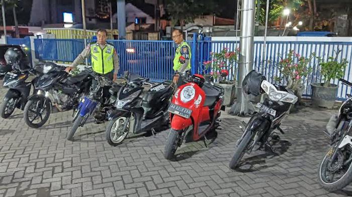 Diduga-akan-digunakan-untuk-balap-liar-belasan-sepeda-motor-dirazia-polisi.jpg