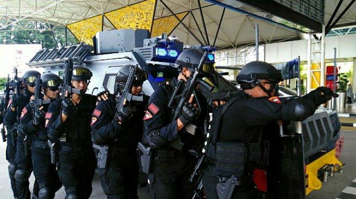 Dikerahkan-Untuk-Kawal-Sidang-Putusan-Vonis-Ferdy-Sambo-Hari-Ini-Berikut-Kehebatan-Pasukan-Gegana.jpg