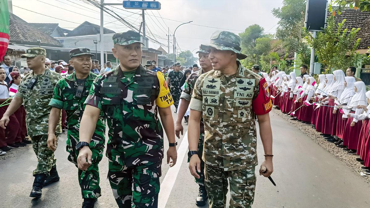 Brigjen Herry Tinjau TMMD ke-128 Gresik, Jalan Desa hingga RTLH Dikebut