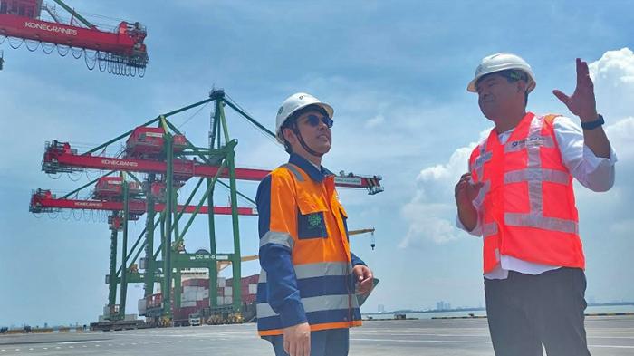 Direktur-Utama-PT-Terminal-Teluk-Lamong-TTL-Surabaya-David-Pandapotan-Sirait.jpg