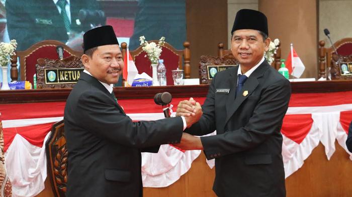 Ditunjuk-Sebagai-Ketua-Sementara-Ketua-DPRD-2019-2024.jpg