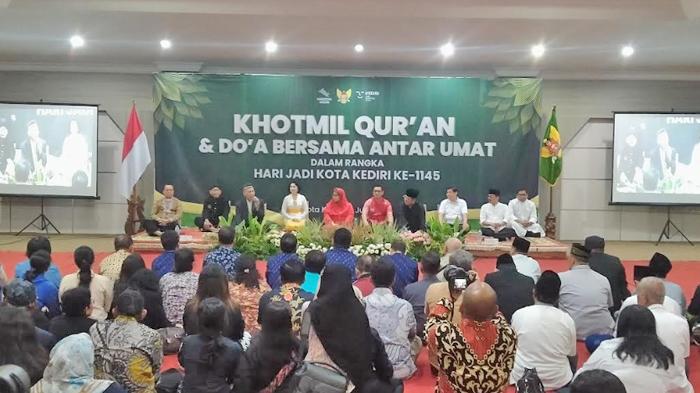 Doa-Bersama-Antar-Umat-Beragama-di-Ruang-Joyoboyo-Balai-Kota-Kediri.jpg