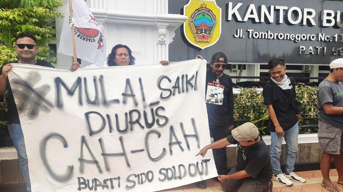 Dulu-Gagal-Makzulkan-Bupati-Pati-AMPB-Kini-Beraksi-Lagi-Usai-Sudewo-Ditangkap-KPK-Ini-Perlawanan.jpg