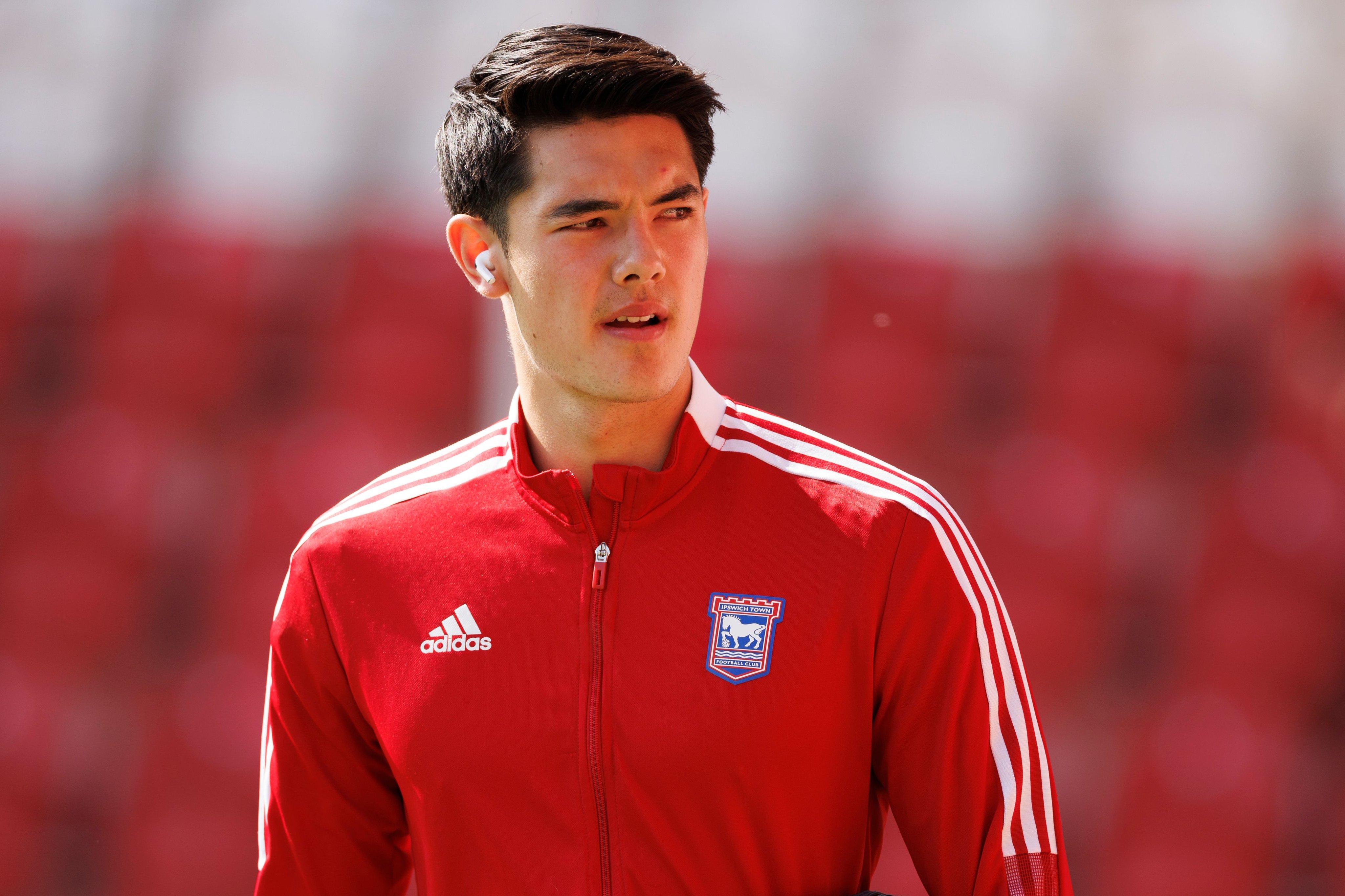 Elkan-Baggott-saat-bersama-Ipswich-Town.jpg