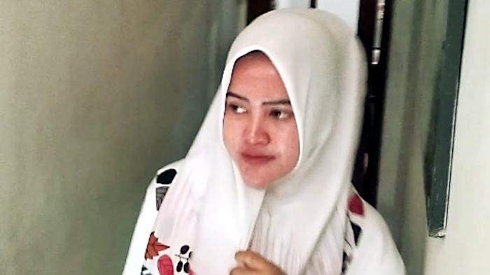 Ernawati-terdakwa-kasus-penipuan-lelang-arisan-online-di-Mojokerto-Jatim-1092025.jpg