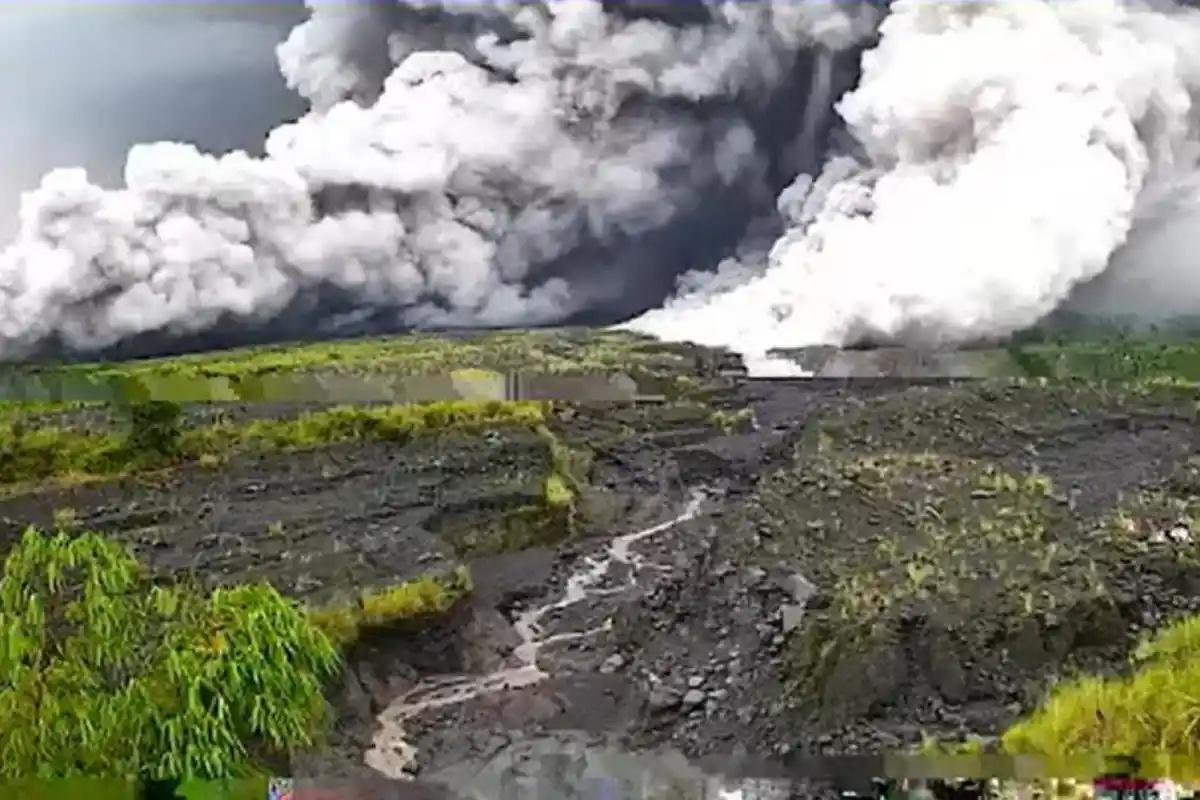 Erupsi-Gunung-Semeru-November-2025.jpg