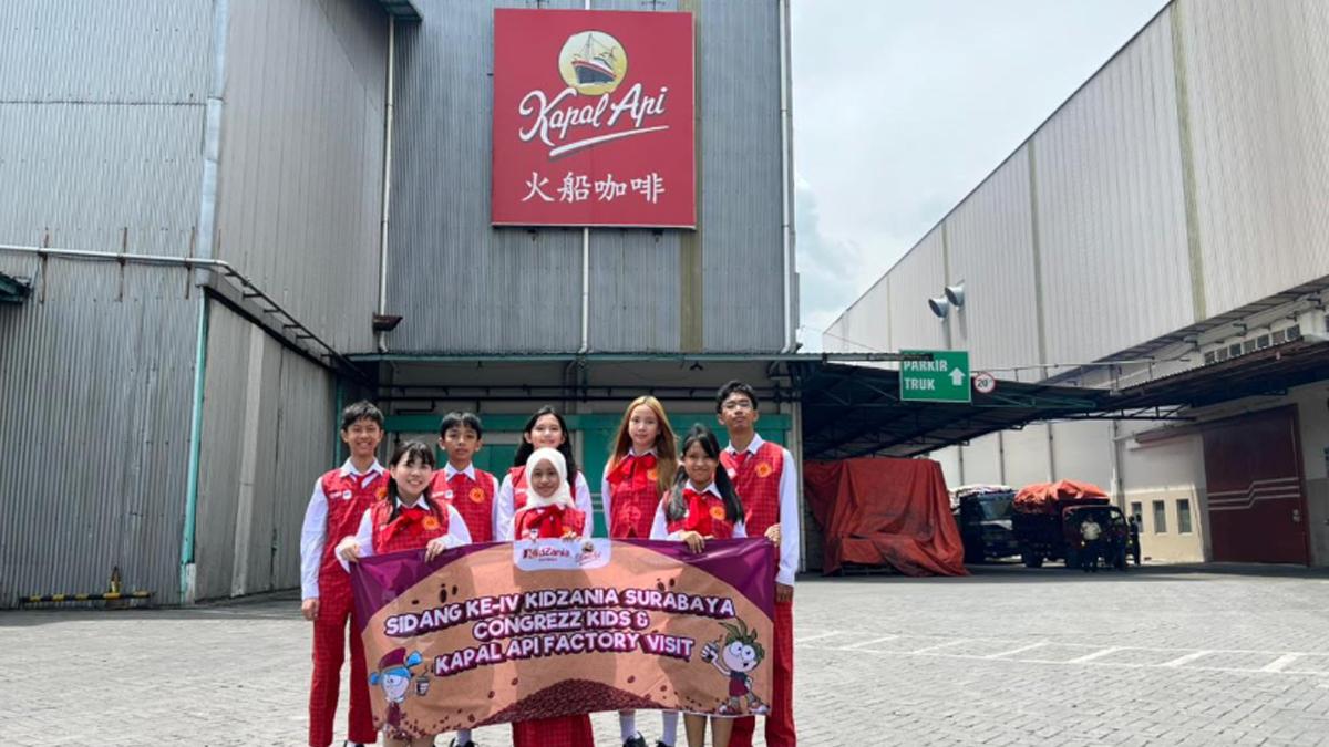 FACTORY-VISIT-Para-peserta-Kongrezz-Kids-dari-KidZania-Surabaya-saat-melakukan.jpg