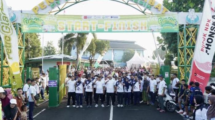 Sambut HUT Kemerdekaan RI Ke-80, Petrokimia Gresik Gelar Fun Walk Bareng Warga Lamongan