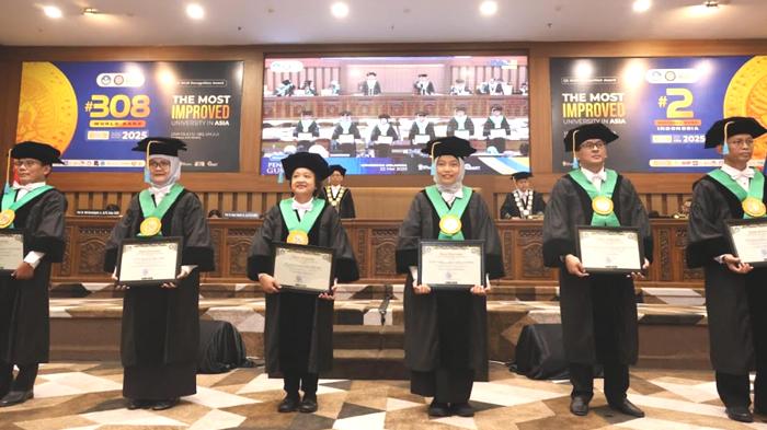 GURU-BESAR-UNAIR-Pengukuhan-enam-guru-besar-Fakultas-Kedokteran-Universita.jpg