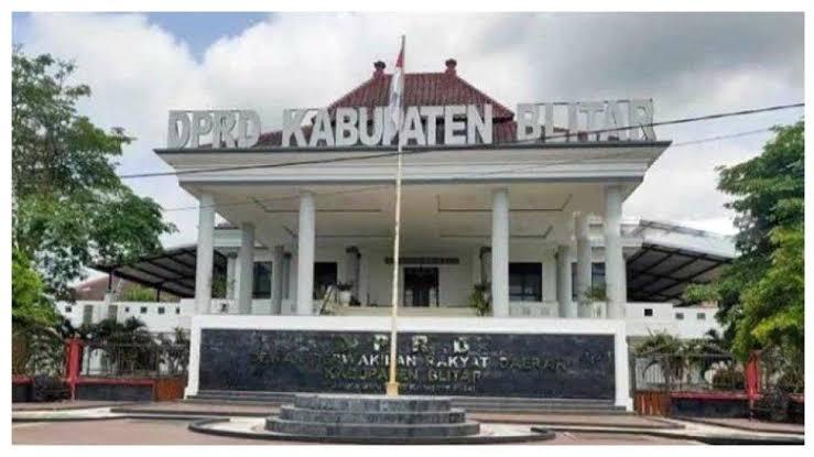 Gedung-DPRD-Blitar.jpg