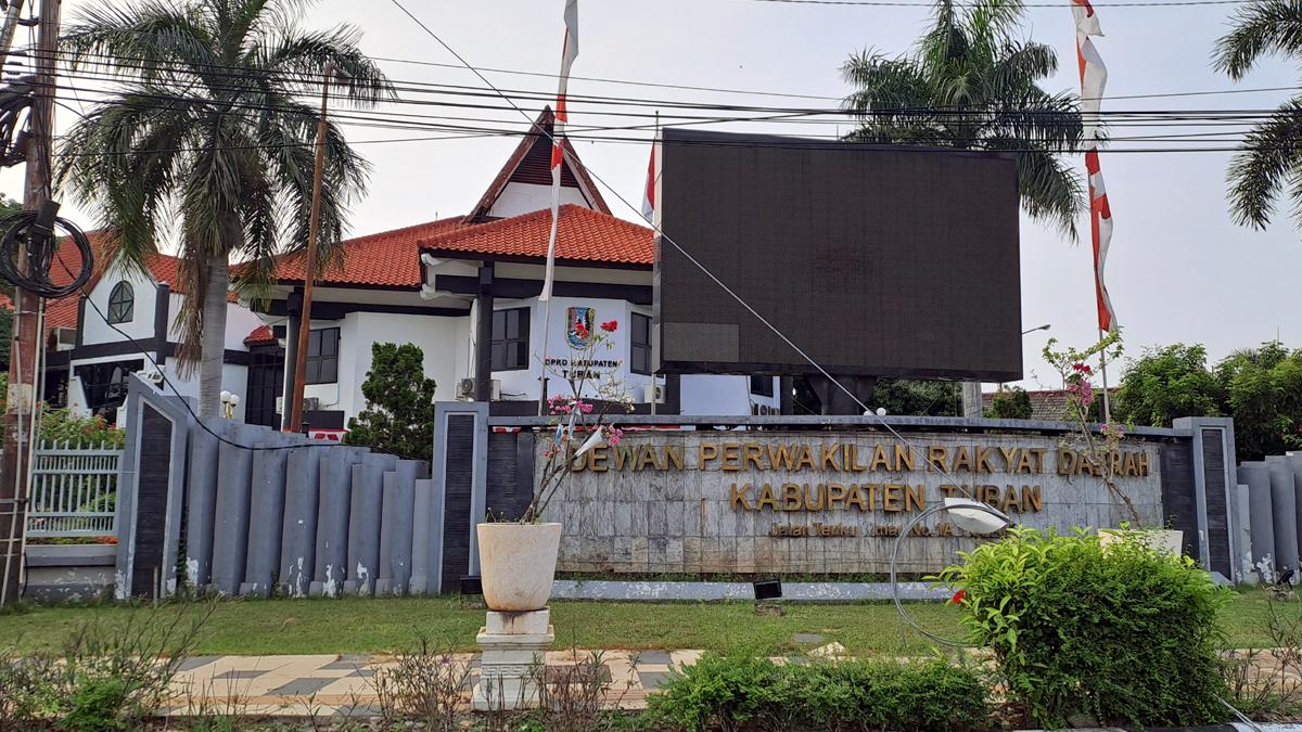 Gedung-DPRD-Kabupaten-Tuban-2112026.jpg