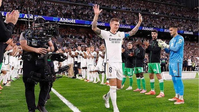 Gelandang-Real-Madrid-Toni-Kroos-akan-pensiun-di-akhir-musim.jpg