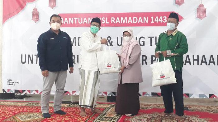 Bantu Para Guru TPQ Merayakan Idul Fitri, SIG Berikan Bantuan Sembako dan Uang Saku