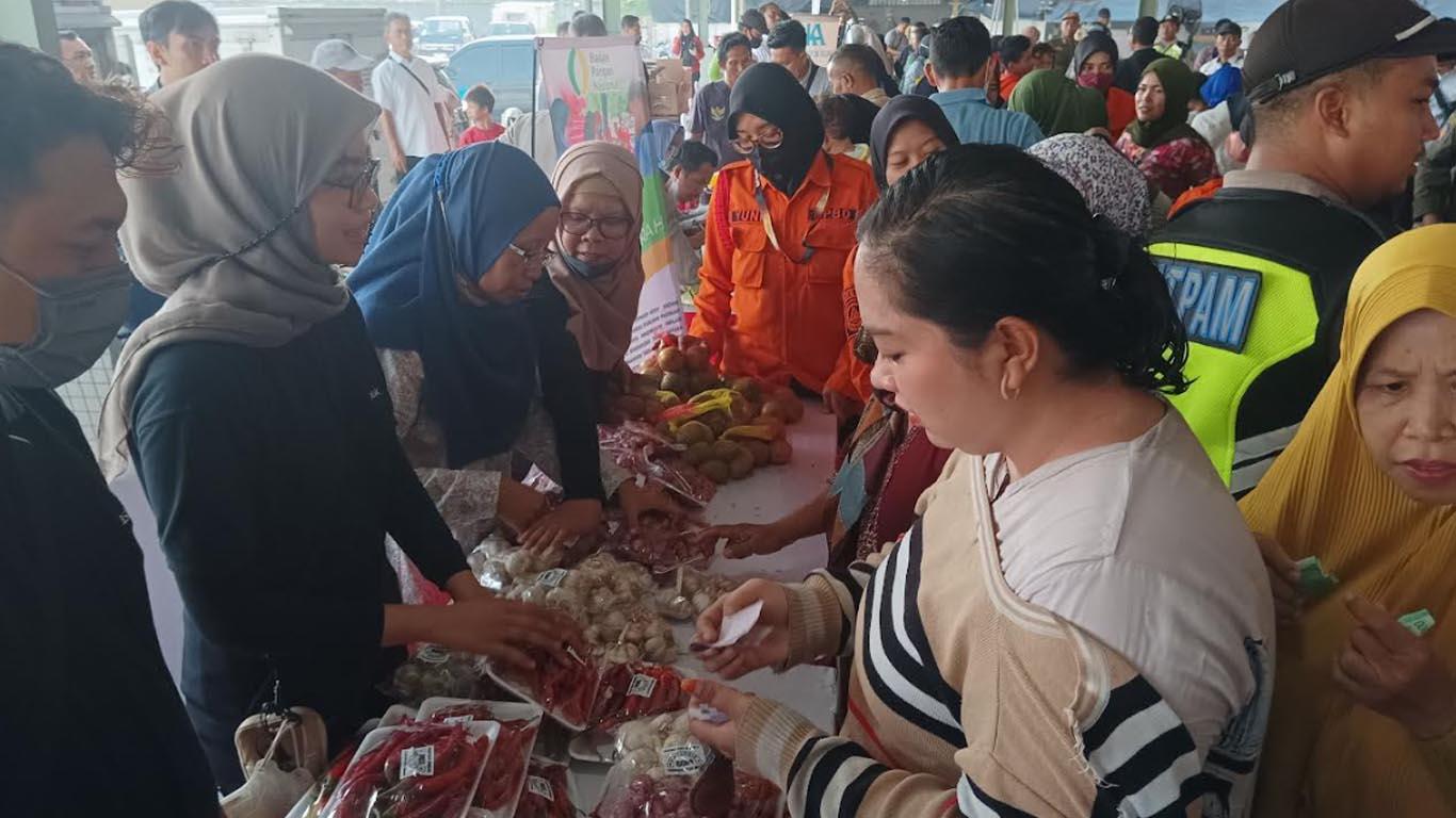 Gerakan-Pangan-Murah-Nasional-di-Pasar-Induk-Surabaya-Sidotopo.jpg