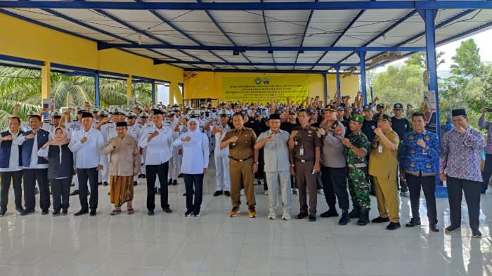 Gubernur Khofifah Kunjungi Jember, Beri Motivasi Santri Taruna SMK Perikanan dan Kelautan Puger