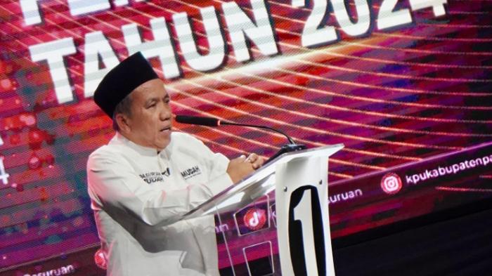 Gus-Mujib-saat-tampil-di-debat-pertama-untuk-Pilkada-Pasuruan-2024.jpg