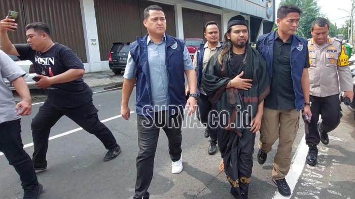 Pengacara Gus Samsudin Minta Polda Jatim Juga Tangkap Pemotong Video Viral Tukar Istri