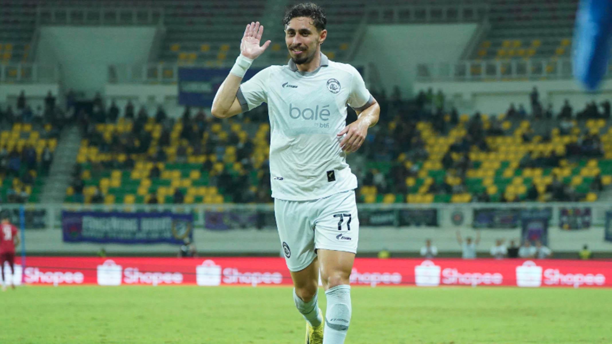 Gustavo-Franca-arema-FC-v-Persita.jpg