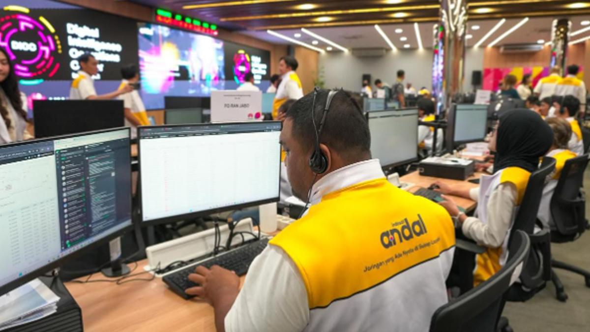HANDAL-Petugas-dari-Indosat-Ooredoo-Hutchison-Indosat-atau-IOH-saat-bertu.jpg