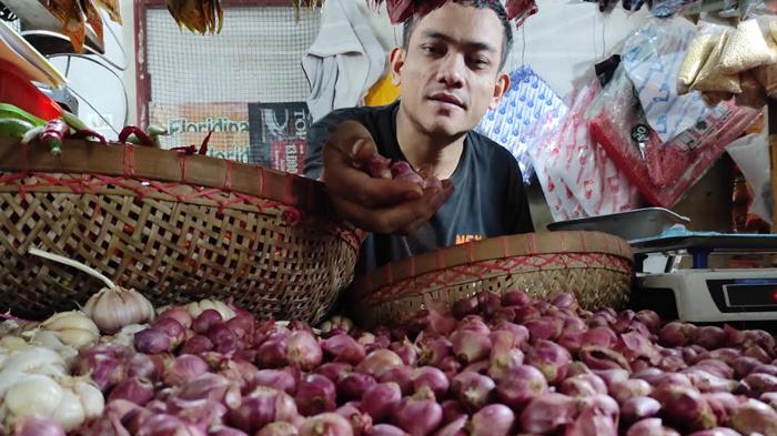 Harga Bawang Merah di Kota Blitar Kini Rp 52.000/Kg, Pedagang Sebut Gagal Panen Jadi Penyebab