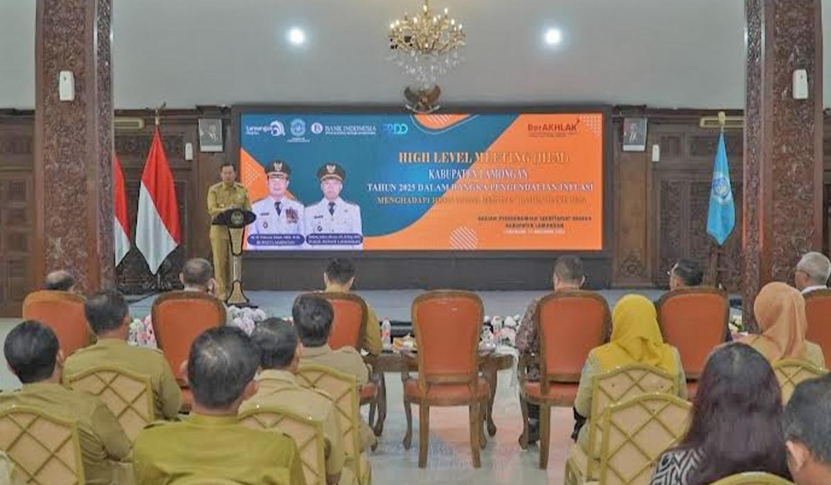 HIGH-LEVEL-MEETING-Pemkab-Lamongan-sedang-memainkan-strategi-le.jpg