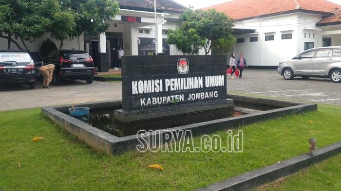 Halaman-Depan-Kantor-Komisi-Pemilihan-Umum-KPU-Kabupaten-Jombang2.jpg