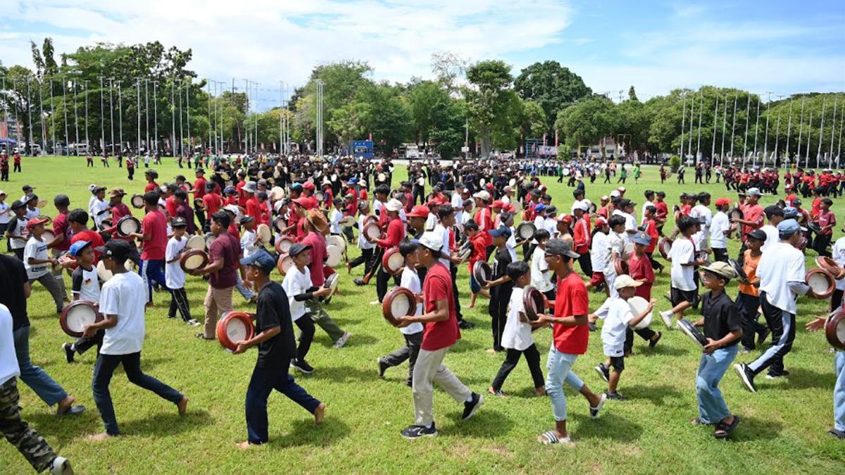 Peringatan Hari Pendidikan Nasional di Banyuwangi, Dimeriahkan Pertunjukan Kuntulan Ewon