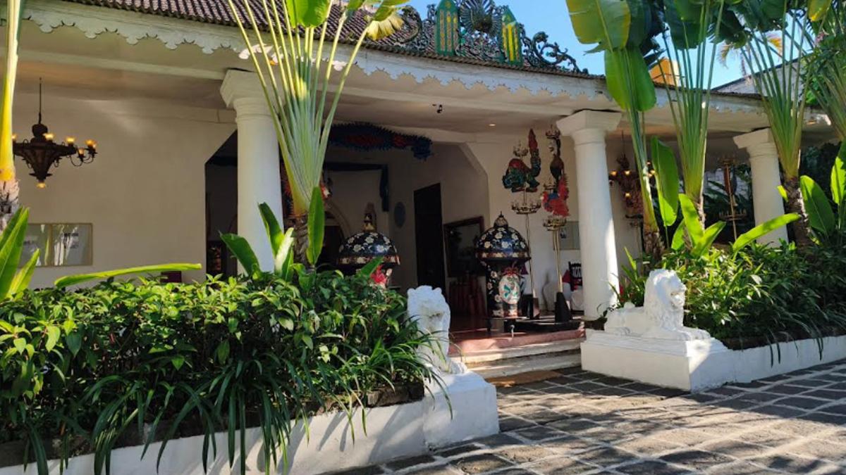 Hotel-ini-menawarkan-pengalaman-heritage-yang-menjadi-daya-tarik-tersendiri.jpg