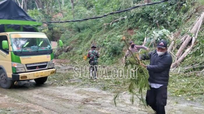 Ilustrasi-longsor-di-jalur-nasional-Trenggalek-Ponorogo.jpg