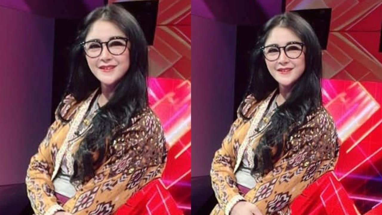 Imbas-Mutasi-Suami-Uut-Permatasari-Ngaku-Lebih-Hemat-Karena-Gaji-Tak-Cukup-Nangis-saat-Curhat.jpg