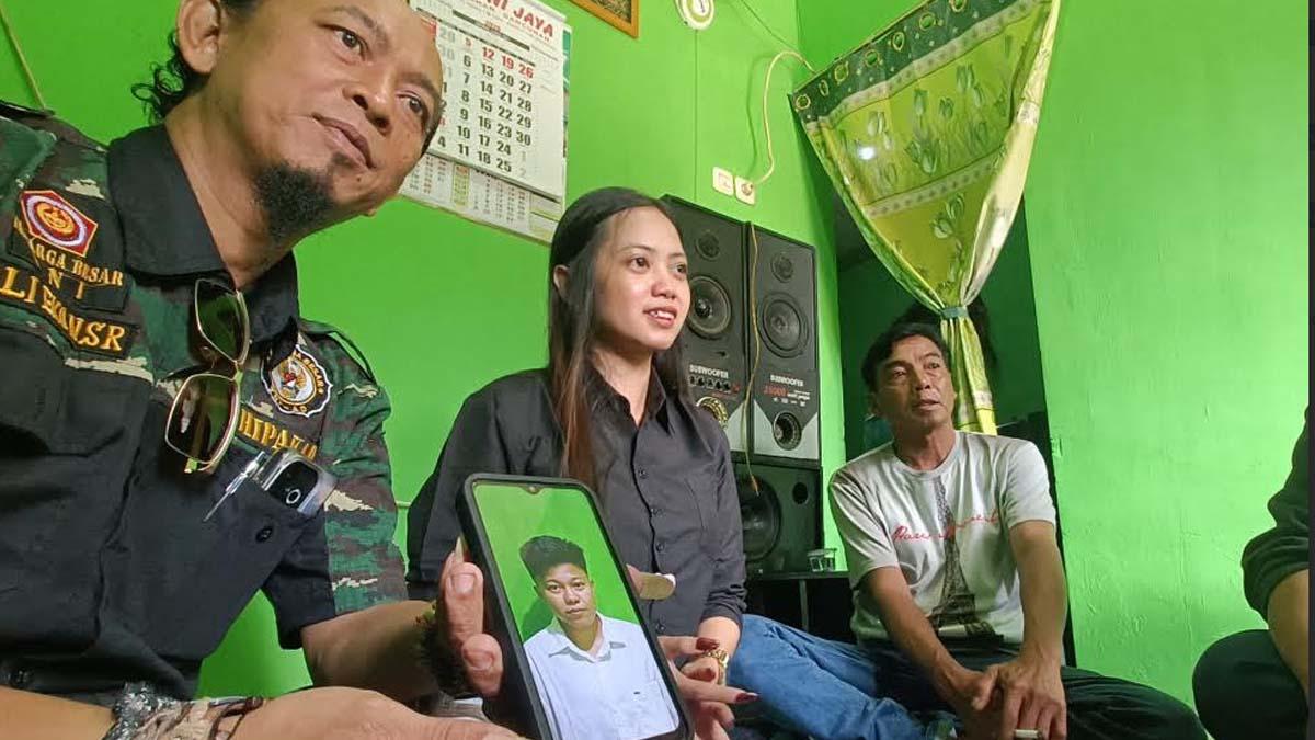 Intan-Anggraeni-menunjukkan-foto-suami-yang-ternyata-perempuan.jpg