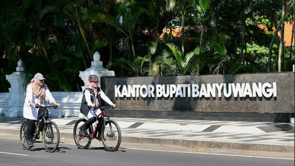 Saat Bupati Banyuwangi Ipuk Ajak ASN Hemat BBM, Pilih Bersepeda ke Kantor