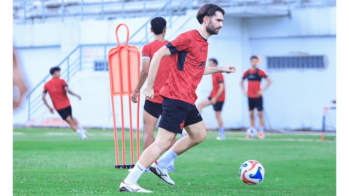JON-TORAL-Persik-Kediri-mendatangkan-gelandang-asal-Spanyol-Jon-Toral-jelang-p.jpg