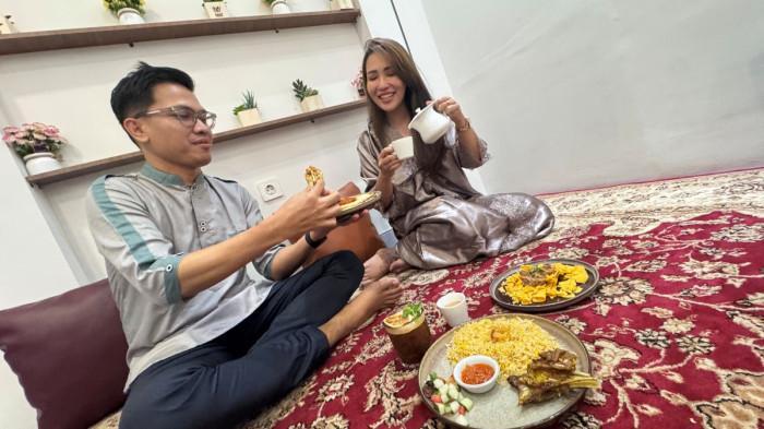Jadwal-Buka-Puasa-Surabaya-Hari-Ini-Senin-16-Maret-2026-Ada-Hampers-Nasi-Kebuli-dari-Hamra-Cafe.jpg