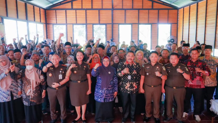 Bersama Jaksa Garda Desa Perkuat Pengelolaan DD, Pemkab Gresik Ajak Perangi Kemiskinan