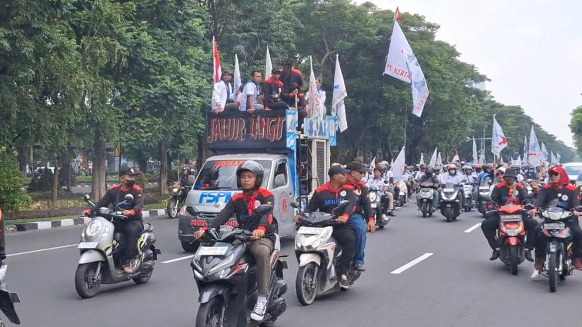 BREAKING NEWS May Day 2026 Massa Buruh Mulai Masuk Kota Surabaya, Sampaikan Tuntutan Ini