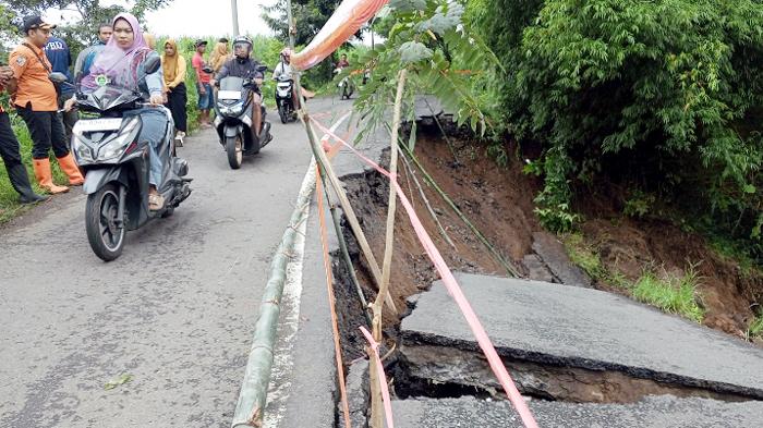 Pemkab Tulungagung Akan Ajukan BTT untuk Perbaikan Jalan Sendang-Karangrejo dan Jembatan Junjung