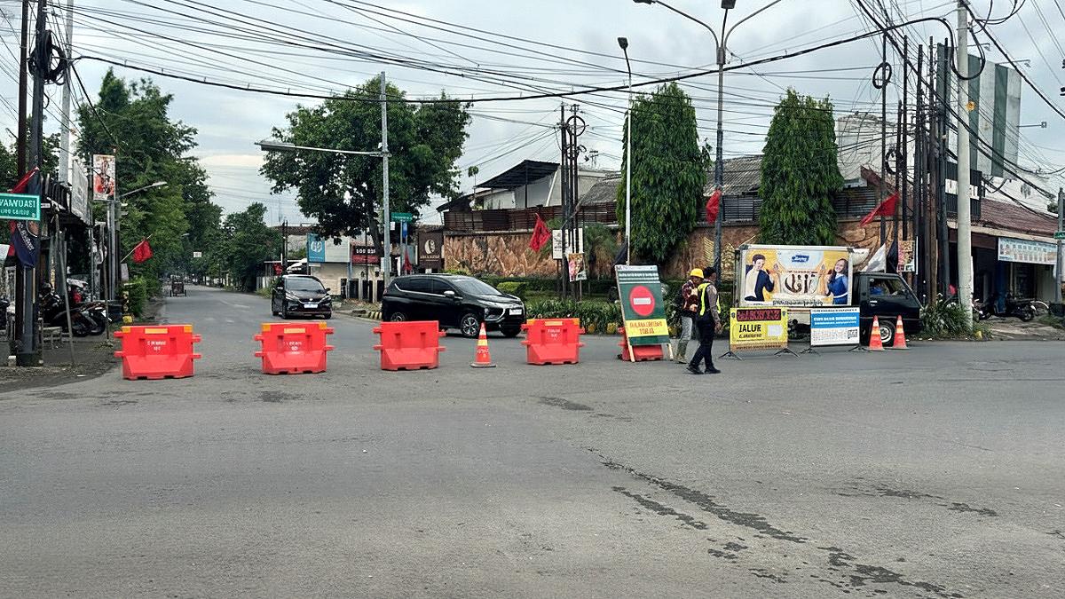 Jalan-Suparjan-Mangun-Wijaya-Kota-Kediri-Ditutup-Total-4-Hari.jpg