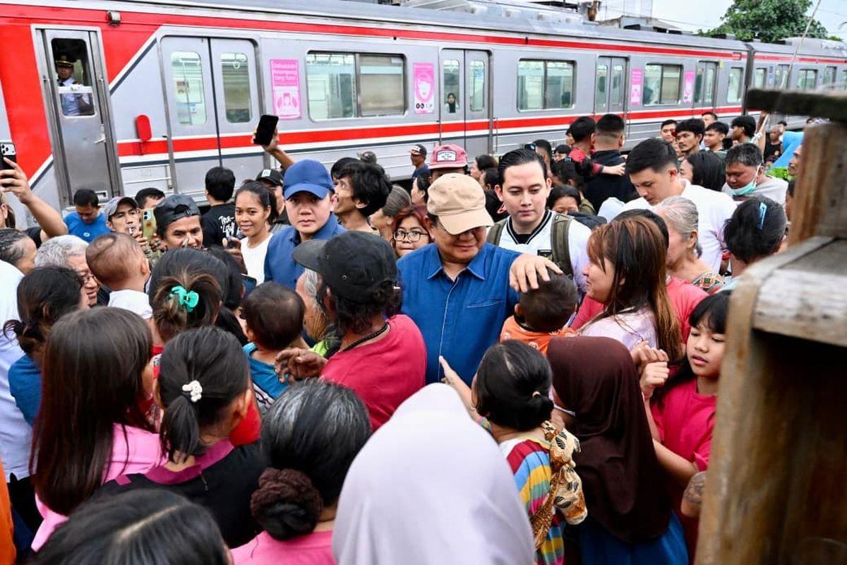 Janji Presiden Prabowo saat Blusukan dan Temui Warga Pinggir Rel Senen