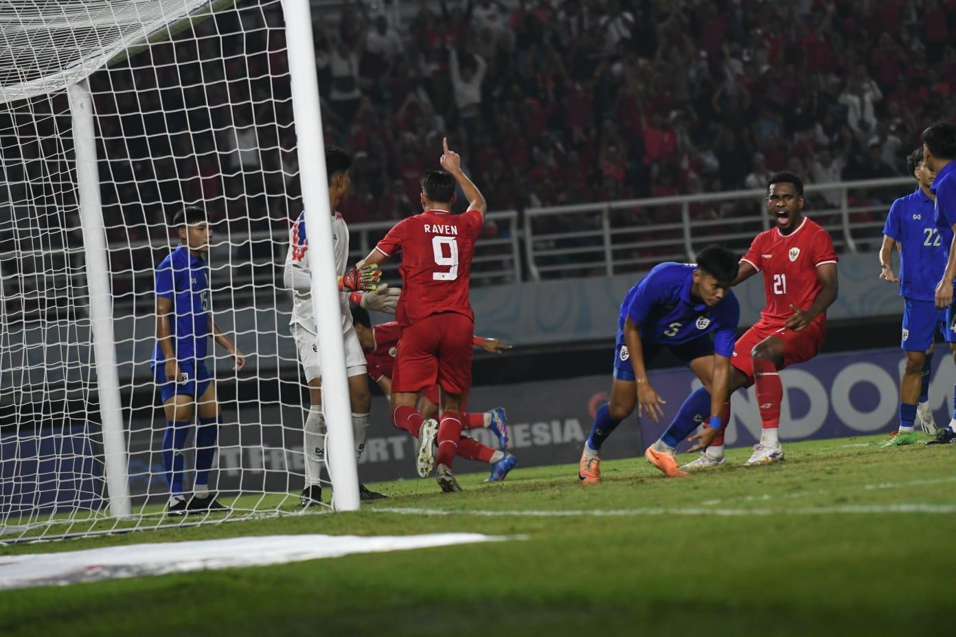Jens-Raven-merayakan-gol-di-laga-Timnas-U19-Indonesia-vs-Thailand.jpg