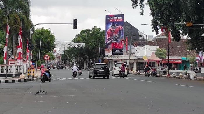 Jl-Merdeka-Kota-Blitar-yang-akan-menjadi-rute-BEN-Carnival-II.jpg