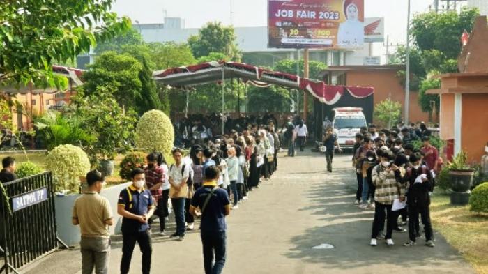 Job Fair di Kota Mojokerto, Pj Ali Kuncoro: Ada 1.328 Lowongan Kerja dari 40 Perusahaan di Jatim