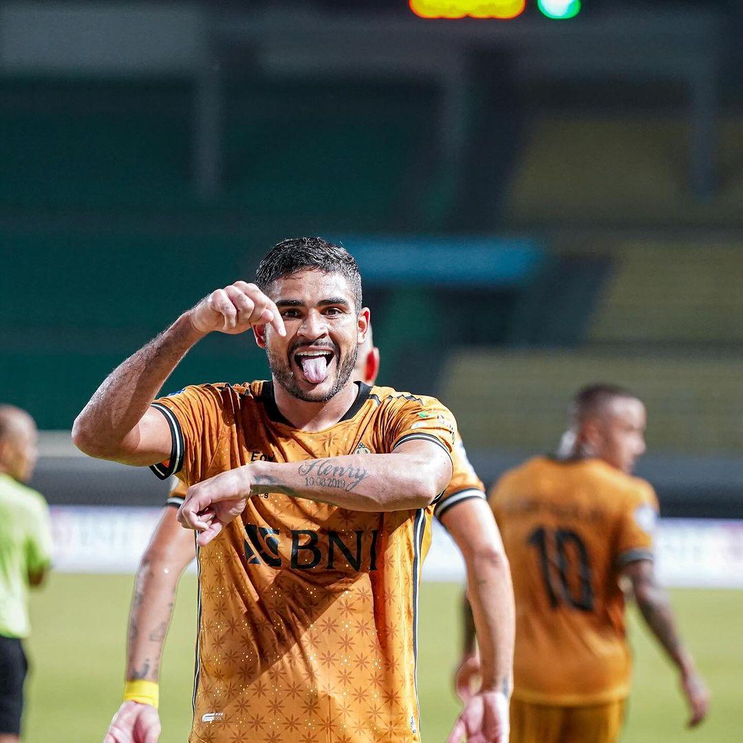 Junior-Brandao-saat-merayakan-gol-di-Liga-1-bersama-Bhayangkara-FC.jpg